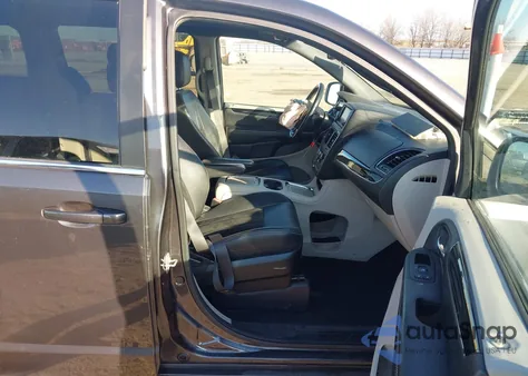 2019 Dodge Grand Caravan Sxt z USA, uszkodzony, nr VIN 2C4RDGCG7KR682865